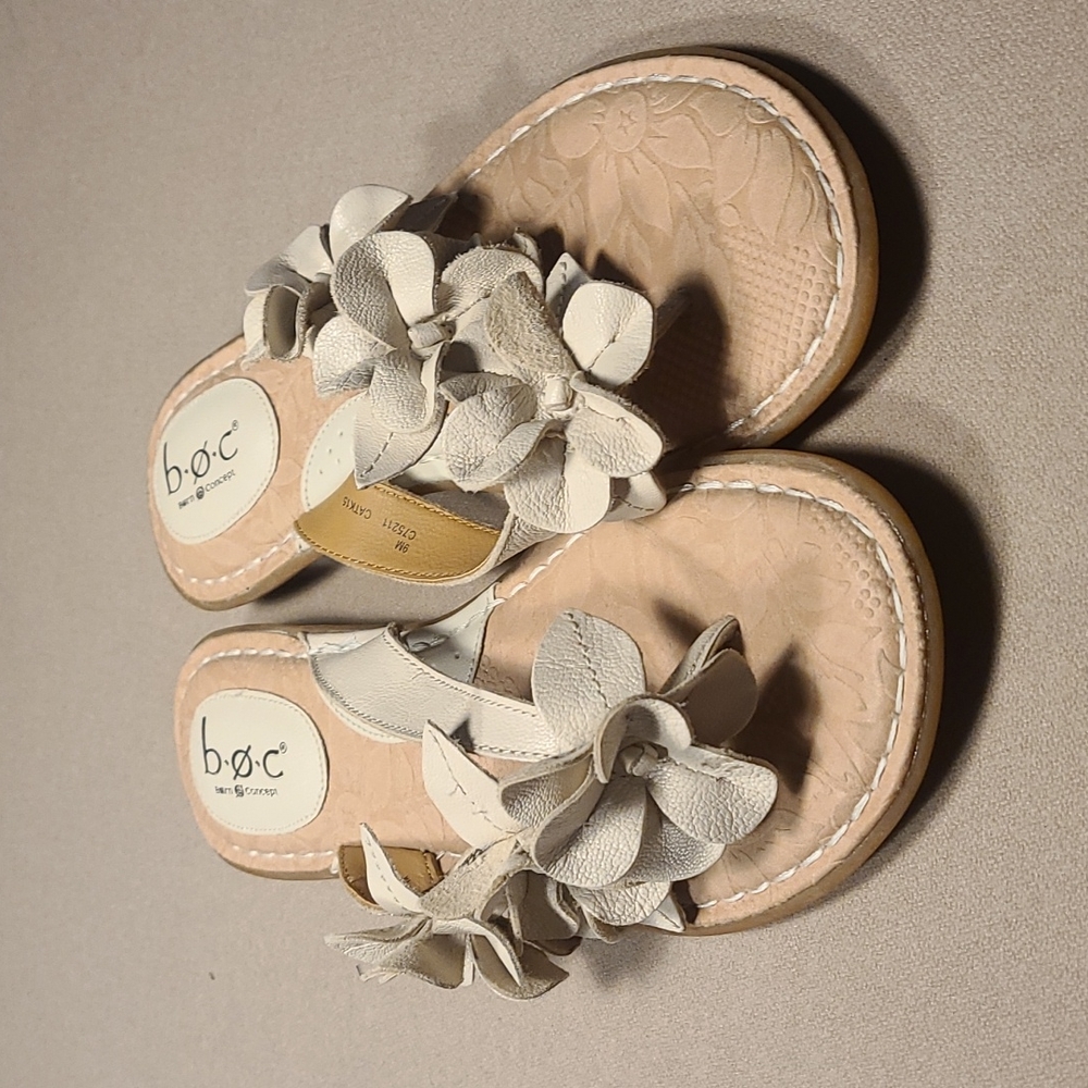 NWOT b.o.c sandles